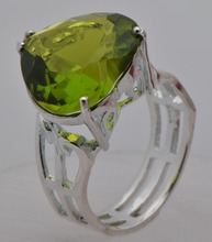 Britain's queen William romantic style Natural fashion of 18 k platinum 925 sterling silver heart peridot rings 2024 - buy cheap