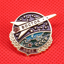 Boctok-pin de nave espacial para hombres, insignia del Día de los cosmonauticos, Yuri Gagarin, CCCP, 1961, pines de lanzamiento de cohete espacial, broche de Estrella Roja URSS 2024 - compra barato