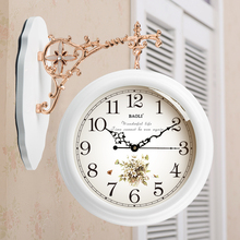Простые Двухсторонние настенные часы из цельного дерева в европейском стиле, настенные часы в американском пасторальном стиле, бесшумные часы для гостиной с двумя сторонами, креативные настенные часы 2024 - купить недорого