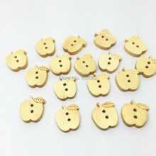 500 unids/lote de botones de dibujos animados de madera de 15mm con forma de manzana Natural, 2 agujeros, accesorios de costura DIY, adornos para fabricación de tarjetas 2024 - compra barato