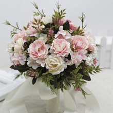 Rosa de Rosa Do Marfim Falso Fita de Casamento flores De Seda Rose bouquet De Noiva Da Dama de honra de Casamento buquê de noiva 2024 - compre barato
