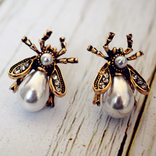 Vintage Alloy Pearls Bee Spider Insect Stud Earrings For Women Jewelry Fashion Girls Ear's Collection Earrings 2024 - compre barato