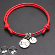 A-Z con el alfabeto inglés para hombres y mujeres, pulsera de cuerda de hilo rojo hecha a mano, con Pinky colgante, 2020 2024 - compra barato