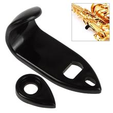 Черный жесткий ABS большой палец выбор палец отдых для альт саксофона Sax Woodwind музыкальные инструменты запчасти 2 шт./лот 2024 - купить недорого