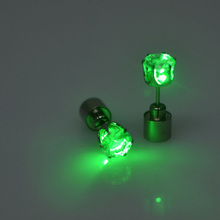 Pendientes de acero inoxidable con luz LED brillante para hombre y mujer, aretes con imán, accesorios de fiesta, 1 par 2024 - compra barato