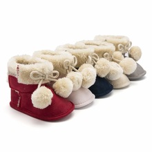 Обувь для маленьких девочек; зимние теплые ботинки для малышей; хлопковые ботинки с мягкой подошвой для малышей; зимние ботинки для новорожденных; обувь с плюшевыми шариками для малышей 0-18 месяцев 2024 - купить недорого