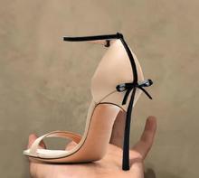 Универсальные женские повседневные недорогие галстуки-бабочки, с одной пряжкой на ремешке, сандалии на тонком каблуке, соблазнительные удобные сандалии на высоком каблуке под платье 2024 - купить недорого