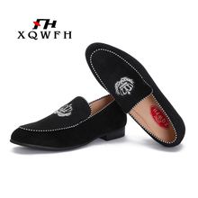 Fashion Comfortable Breathable Men's Casual Shoes Men Banquet Loafers Genuine Patent Leather Suede Men Shoes 2024 - buy cheap