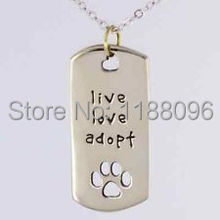 Venta al por mayor Live Love adopta la Etiqueta de perro de bajo precio Paw Heart tags Venta caliente cat id tags barato pet id tags perro de rescate Animal hl80805 2024 - compra barato