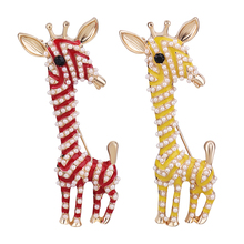 Модные Милые Броши с жирафом из горного хрусталя для женщин, красный и желтый цвета, брошь в виде оленя, брошь в виде животного, аксессуары для пальто, Рождественский подарок 2024 - купить недорого