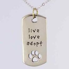 Etiqueta de perro de bajo precio live love adoptar perro gato etiqueta NUEVO Animal rescate collar barato personalizado etiqueta de perro etiquetas de Mascota 2024 - compra barato