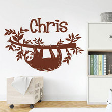 Decalque da parede da árvore da preguiça, nome personalizado sloth selva floresta adesivo de parede vinil mural, quarto crianças decoração do quarto f882 2024 - compre barato