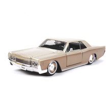 1:26 Lincoln 1966 liga modelo de carro de alta qualidade, avançada coleta e presente das crianças de metal clássico modelo de carro, frete grátis 2024 - compre barato