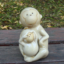 Mono de porcelana único para madre y bebé, cerámica artesanal en miniatura, adorno de amor Maternal, accesorios para manualidades de regalo 2024 - compra barato