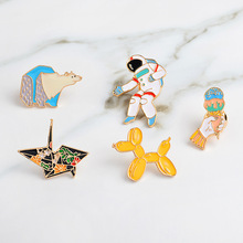 Brooch metal  1PCS Polar Bear Astronaut Badges Brooches Accessories Icons on Clothing T-shirt Clothes Bag Backpack Personality 2024 - buy cheap