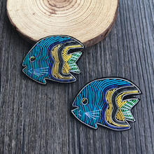 Broche de seda de peixe azul-indiano, novo broche bordado a mão de alta qualidade, merece atuar o papel disso 2024 - compre barato