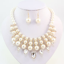 Conjunto de pendientes y collar con perlas de imitación, juego de joyería con cristales de oro brillante, estilo clásico, a la moda, regalo elegante para fiesta 2024 - compra barato