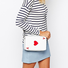 Новые модные женские сумки, сумочки в Корейском стиле, Женская забавная сумка через плечо с красным сердцем от известного бренда 2024 - купить недорого