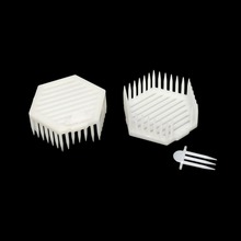 Gaiola hexagonal de plástico para abelhas, coroa de espinhas, jaula de plástico para apicultura, 20 peças 2024 - compre barato