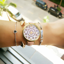 Женские роскошные часы с цветочным узором, кожаный ремешок, аналоговые кварцевые наручные часы, уникальный сплав, браслет, часы B30 2024 - купить недорого