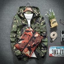 Камуфляжные тактические куртки для мужчин; сезон весна-осень; модная куртка-бомбер с капюшоном; приталенная Мужская ветровка; Повседневная Верхняя одежда; 4XL 2024 - купить недорого
