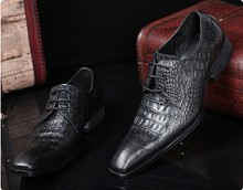Черные, красные оригинальные мужские туфли из крокодиловой кожи с квадратным носком 2024 - купить недорого