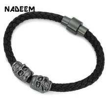 O envio da gota moda ímã punk design pulseira de corrente de couro dois crânio charme pulseira pulseiras jóias para homens presente feminino 2024 - compre barato