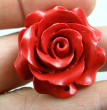 Piedra de cuarzo natural cristal chino rojo cinabrio orgánico flor colgante para diy joyería hacer collar accesorios A28 2024 - compra barato