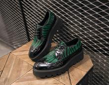Sapatos masculinos brogue entalhados, sapatos casuais inteligentes com laço alta altura, vestido verde vintage 2024 - compre barato