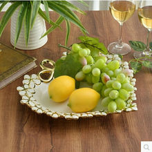 Европейские аксессуары для дома, Украсьте гостиную, роскошная керамическая тарелка с фруктами, пирсинг, компот, золотые кубики, серебряная посуда SG048 2024 - купить недорого