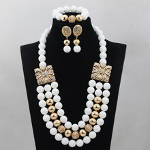 Hermosa africano blanco Coral juego de joyas con cuentas nigeriano boda collar pendientes regalo envío gratis QW142 2024 - compra barato