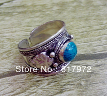 10 Uds estilo Retro de plata de Tíbet tallado Flor de encaje de incrustación de piedra howlita Lazuli anillo ajustable, tanto para las mujeres y los hombres 2024 - compra barato