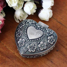 Caja de almacenamiento de joyas Retro con forma de corazón, caja de Metal de tamaño pequeño de joyería tallada de flores Vintage, caja de anillo, paquete de regalo 2024 - compra barato