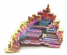 ¡Perfecto! Bismuth espécimen iridiscente natural, de cristal, de Alemania, decoración del hogar Gemas y especímenes minerales 2024 - compra barato