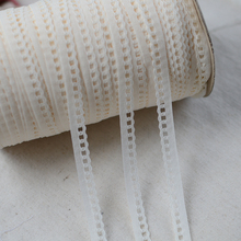 50 yardas de tela de cinta de encaje de alta calidad bordado recorte DIY costura con adornos de encaje Material para decoración artesanal 2024 - compra barato