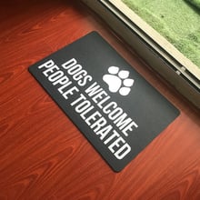 Felpudo de entrada, alfombra para el suelo, diseño divertido de perros de bienvenida (toleradas personas), tapete para puerta interior y exterior, Top de tela no tejida 2024 - compra barato