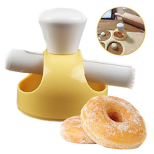 Molde de plástico ABS para hacer Donuts, herramienta Simple de bricolaje para hacer rosquillas, cortador con tubo de inmersión para pastel, pan, postres, molde de panadería 2024 - compra barato