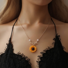 SHUANGR-Colgante de girasol para mujer, collar de aleación, perlas de imitación creativas, joyería Harajuku, bisutería de verano 2024 - compra barato