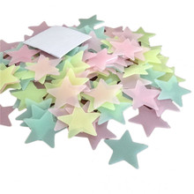 100 шт красочные звезды светится в темноте наклейки на стену светящиеся флуоресцентные наклейки детская комната Домашний декор наклейка 2024 - купить недорого