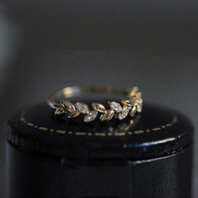 Tisonliz блестящие кольца для женщин простой кристалл в форме листика кольца женские обручальные свадебные тонкие золотые кольца, ювелирные подарки anillos 2024 - купить недорого