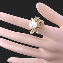 New Fashion Hot Selling Fashion Imitation Pearl Lace Roses Rings  color Color Yellow Gold Color rings for women 2024 - buy cheap