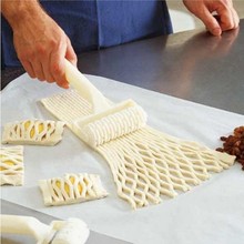 Tamanho pequeno ferramenta de cozimento biscoito pizza pão pastelaria treliça rolo cortador plástico cozinha cozinhar ferramentas 2024 - compre barato