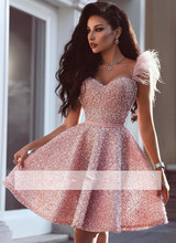 Vestidos de Cóctel cortos elegantes, vestidos rosados de corte en A, con perlas de corazón y plumas 2024 - compra barato