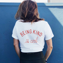 Skuggnas Being Kind Is Cool 90s-Camiseta Grunge para mujer, blusa Tumblr de manga corta, Camisetas estampadas Harajuku, Tops informales 2024 - compra barato