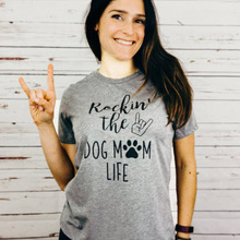 Camiseta con diseño de perro, madre, vida, perro, mamá, regalo para mujer, novia, regalos de Navidad, ropa gris 2024 - compra barato
