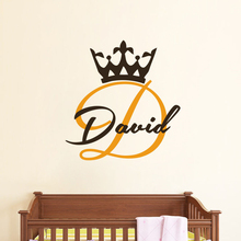 Pegatinas de vinilo con diseño de corona para bebé, adhesivo especial para pared, arte extraíble, póster Mural, decoración para dormitorio de bebé, calcomanías con nombre personalizado, W282 2024 - compra barato