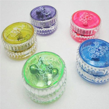 Профессиональный набор Yoyo, мигающий светодиодный магический шар Yoyo, пластиковые реагирующие Классические игрушки Yoyo s для детей, начинающих, обучающихся J11 2024 - купить недорого