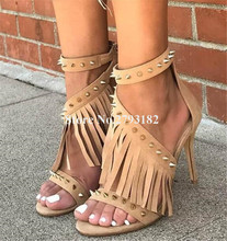 Sandalias de gladiador con punta abierta para mujer, zapatos de tacón alto de aguja, de ante, Sexy, a la moda, con remaches y borlas, con flecos rojos 2024 - compra barato