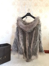 Envoltório feminino com capuz, casaco de pele de coelho e pele de guaxinim com capuz 2024 - compre barato