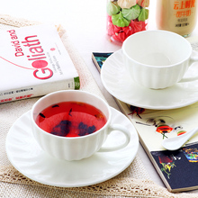 Белая чашка с изображение тыквы Континентальная костяная китайская кофейная чашка набор послеобеденный чай креативная керамическая английская красная чайная чашка Бытовая для Gf подарок 2024 - купить недорого